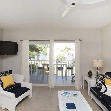 Villas Of The Galleon Seven Mile Beach ภายนอก รูปภาพ