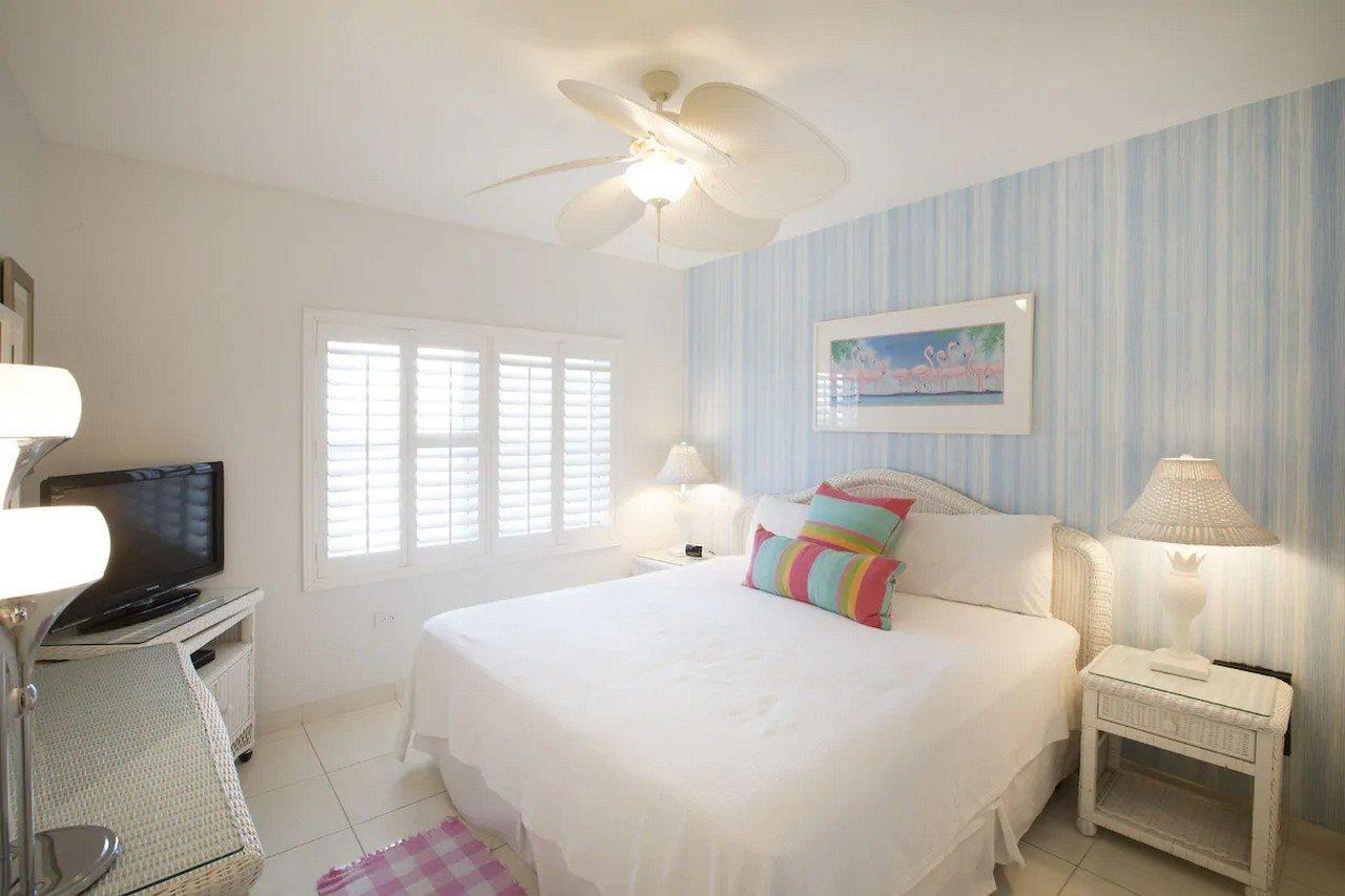 Villas Of The Galleon Seven Mile Beach ภายนอก รูปภาพ