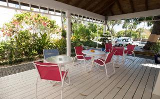 Villas Of The Galleon Seven Mile Beach ภายนอก รูปภาพ